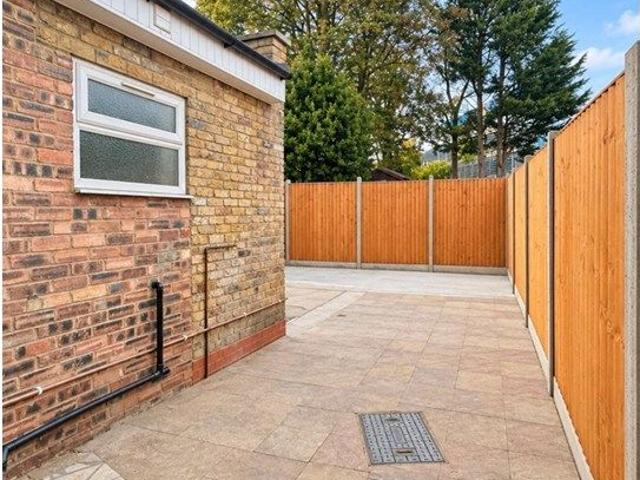 Belmont Road, Ilford IG1, 3 bed flat to rent, £2,450 pcm | PrimeLocation