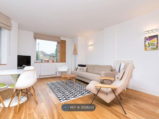 Belmont Road, London W4, 2 bed flat to rent, £3,200 pcm | PrimeLocation