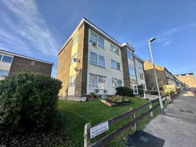 Belmont Road, Ramsgate, Kent, CT11 2 bed flat to rent £950 pcm £219 pw