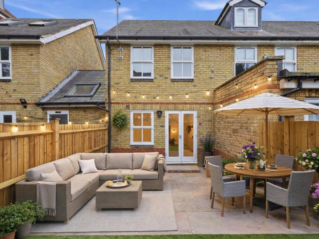 Belmont Terrace, Central Chiswick, W4