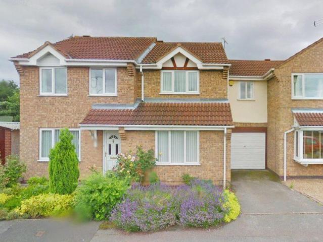 Belmore Gardens, Wollaton 3 bed house to rent £1,100 pcm £254 pw