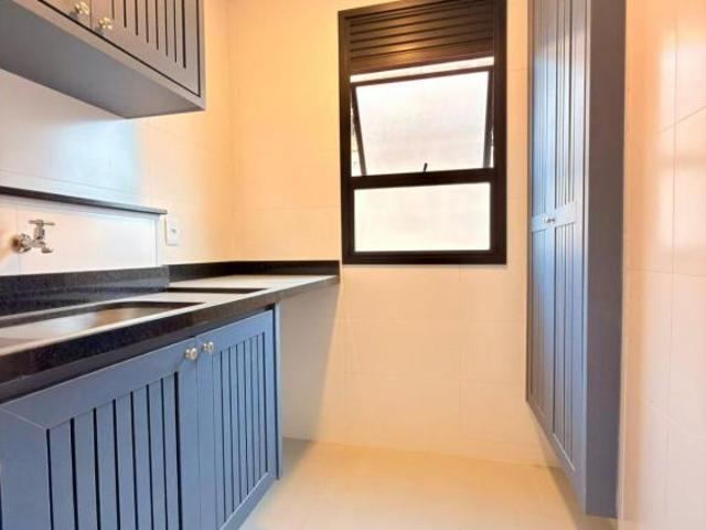 Belo apartamento com 122 mt2 na praia da enseada