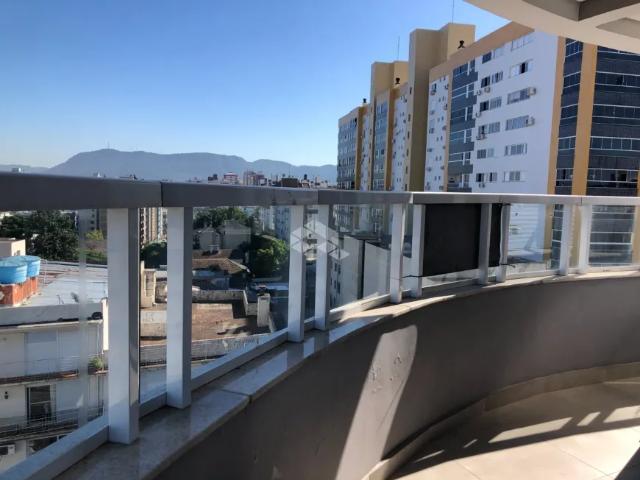 Belo apartamento com sacada