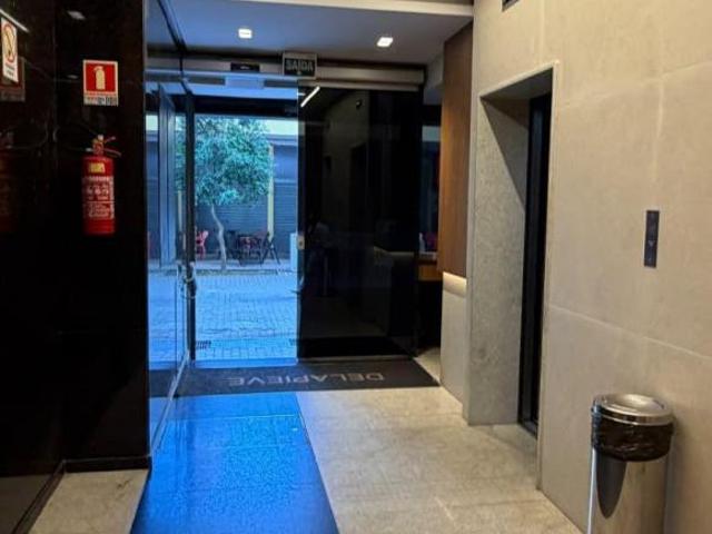 BELO CONJUNTO COMERCIAL NO CENTRO DE PORTO ALEGRE COM VISTA PARA O GUAÍBA!