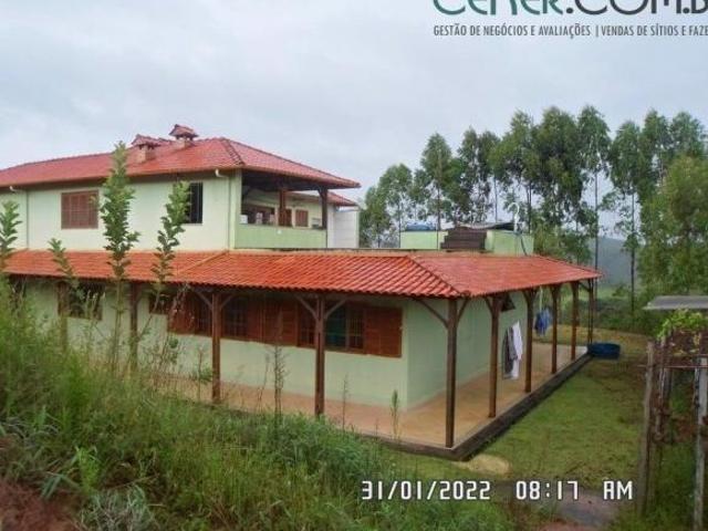 belo Sítio de 20 ha com Linda Sede em Ótimo Local Próximo a Barbacena MG