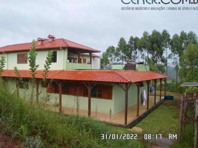 belo Sítio de 20 ha com Linda Sede em Ótimo Local Próximo a Barbacena MG