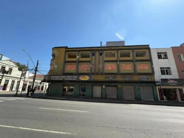 Belo terreno de esquina