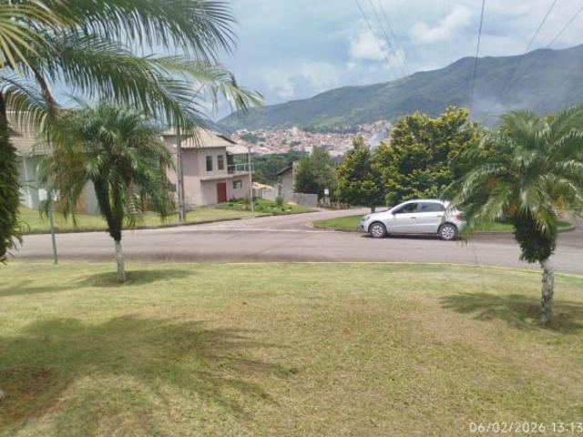 belo terreno de esquina no condomínio vista de Mantiqueira com area de 755 m²
