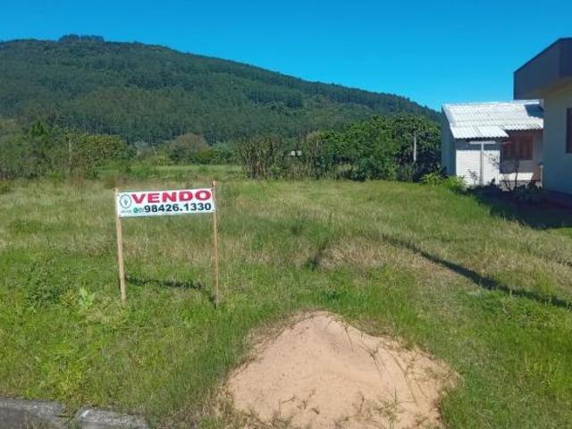 Belo terreno desocupado