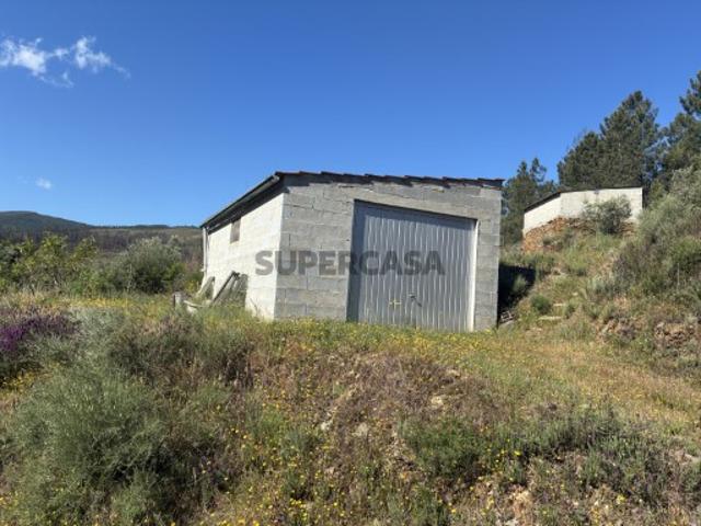 Belo terreno na Vila de Silvares