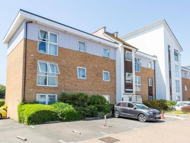 Belon Drive, Whitstable, Kent, CT5 2 bed flat to rent £1,150 pcm £265 pw