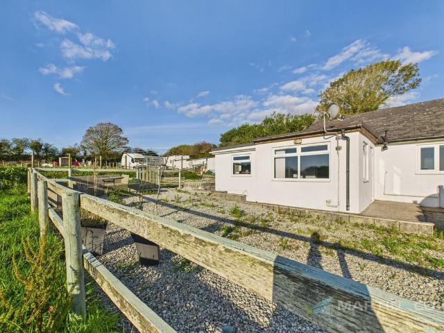 Belowda, Cornwall 3 bed detached bungalow to rent £995 pcm £230 pw