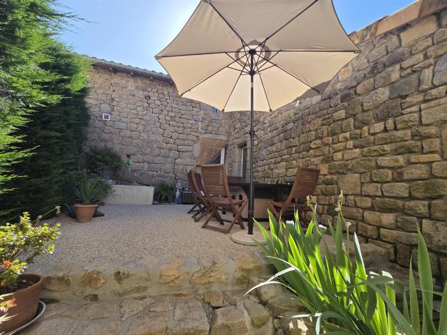 Belsentes, secteur St. Julien Labrousse, belle prop pierres. 130m² Belsentes