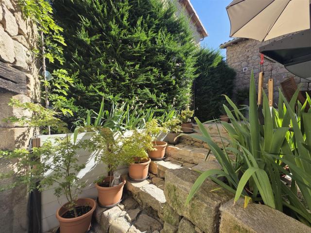 Belsentes, secteur St. Julien Labrousse, belle prop pierres. 130m² Belsentes