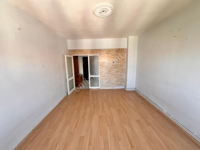 Belsin Tınaztepe Mah Tranvay Güzergahı Satılık 3+1 80lik Daire
