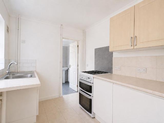 Belsize Avenue, Peterborough PE2, 3 bed terraced house to rent, £900 pcm | PrimeLocation