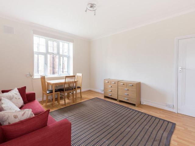 Belsize Grove, London NW3, Studio to rent, £1,700 pcm | PrimeLocation