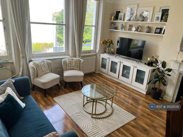 Belsize Park Gardens, London, NW3 2 bed flat to rent £3,100 pcm £715 pw