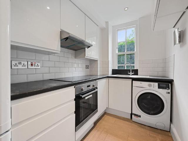 Belsize Park NW3 2 bed flat to rent £2,947 pcm £680 pw