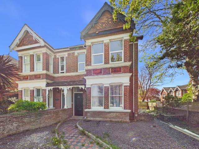 Belsize Road, Worthing BN11, 2 bed flat to rent, £1,400 pcm | PrimeLocation