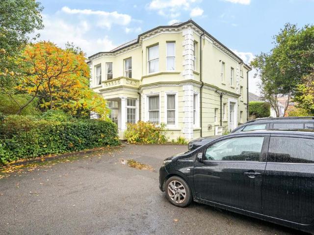 Belsize Road, Worthing BN11 2 bed maisonette to rent £1,250 pcm £288 pw