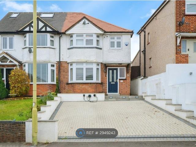 Belswains Lane, Hemel Hempstead HP3, 3 bed semi detached house to rent, £3,000 pcm | PrimeLocation