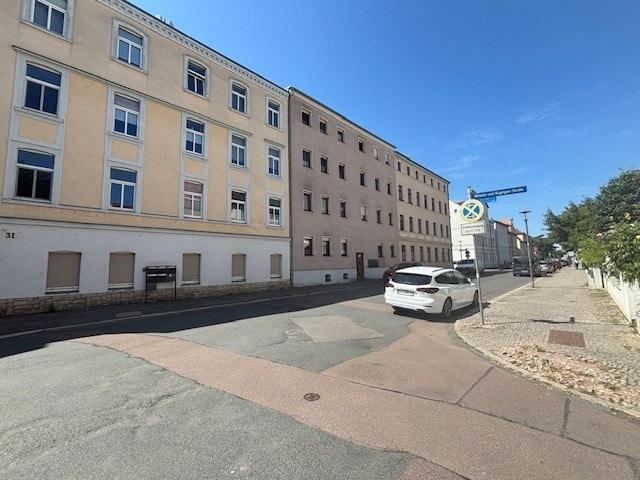 Bequeme 3 Zimmer Wohnung mit Hofterrasse