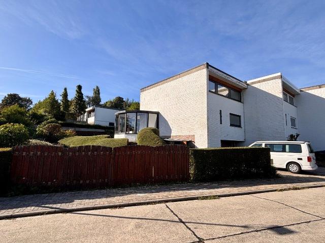 BERTEM: family home with 3 bedrooms, garage, and garden