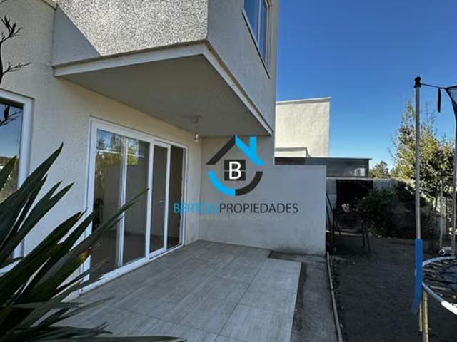 Bertoli Propiedades Vende casa en Condominio Bosqu | 3 dormitorios por 200000. 00 en Valparaíso