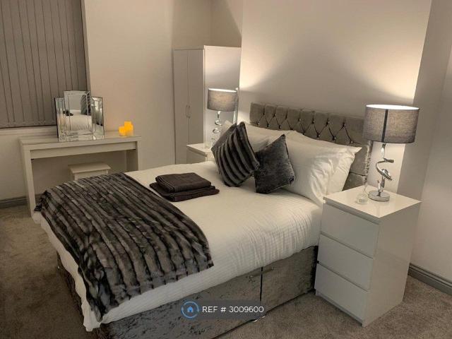 Bertram Road, Bradford BD8, 2 bed flat to rent, £800 pcm | PrimeLocation