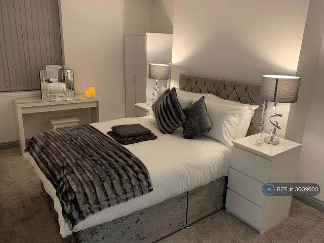 Bertram Road, Bradford, BD8 2 bed flat to rent £800 pcm £185 pw