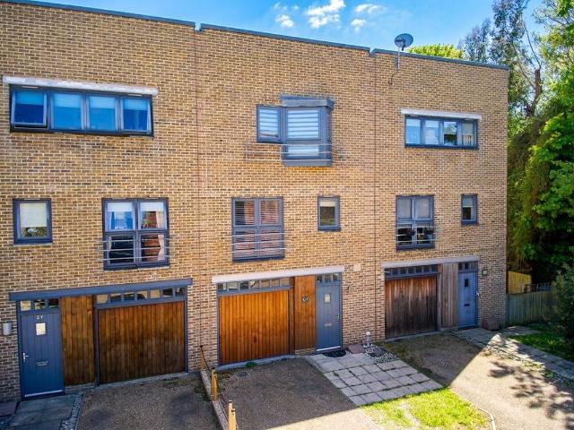 Bertram Way, Norwich NR1, 4 bed terraced house to rent, £1,850 pcm | PrimeLocation