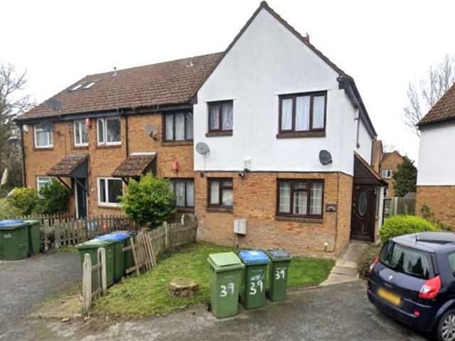 Bertrand Way SE28, 2 bed flat to rent, £1,600 pcm | PrimeLocation