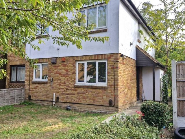 Bertrand Way, Thamesmead, London SE28, 2 bed maisonette to rent, £1,600 pcm | PrimeLocation