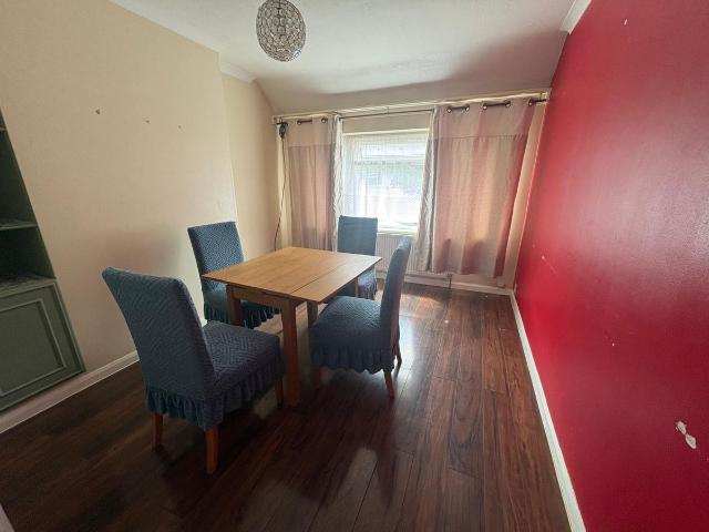 Berwick Avenue, Hayes UB4, 2 bed flat to rent, £1,800 pcm | PrimeLocation