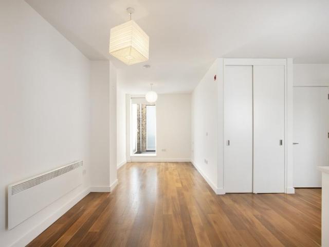 Berwick Street, Soho W1 Studio to rent £2,492 pcm £575 pw