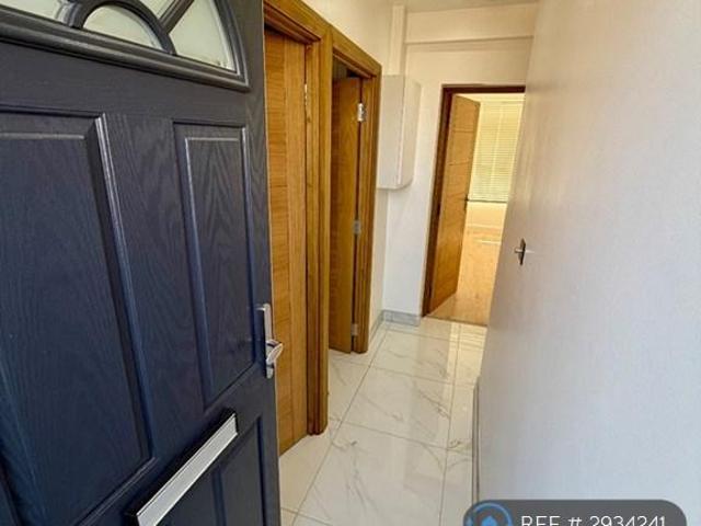 Berwyn House, London, N16 2 bed flat to rent £2,300 pcm £531 pw