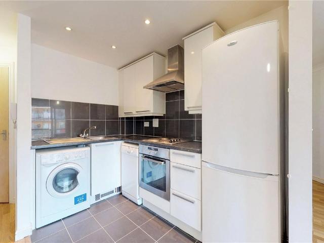 Berberis House, Feltham TW13, 1 bed flat to rent, £1,195 pcm | PrimeLocation