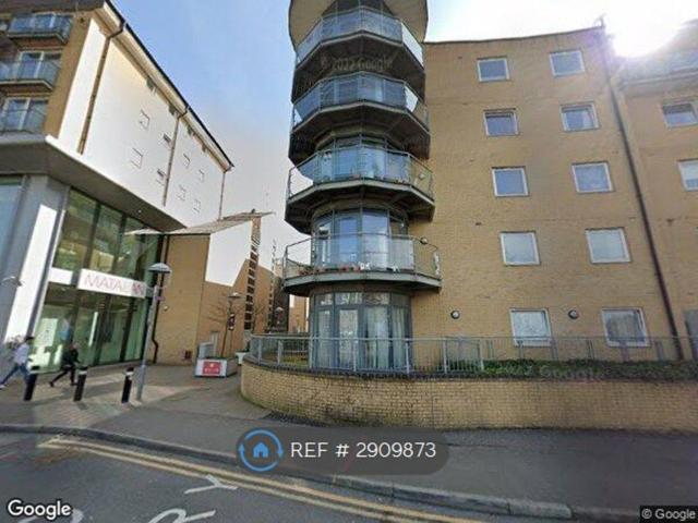Berberis House, Feltham TW13, 2 bed flat to rent, £1,800 pcm | PrimeLocation