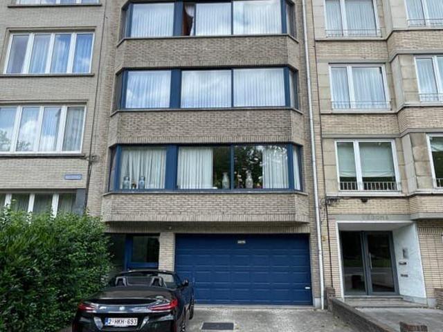 Berchem Pulhof: aangenaam woonappartement te huur met 2slk