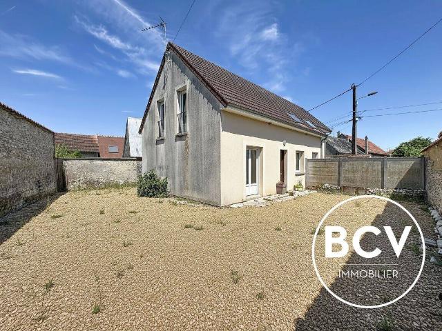 Berchères les pierres maison avec 3 chambres et cour