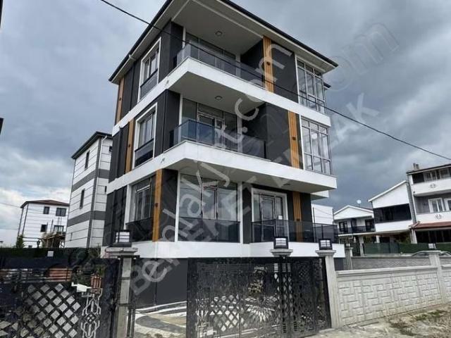 Bereket Emlak Satılık Lüx 3 Katlı Müstakil Villa