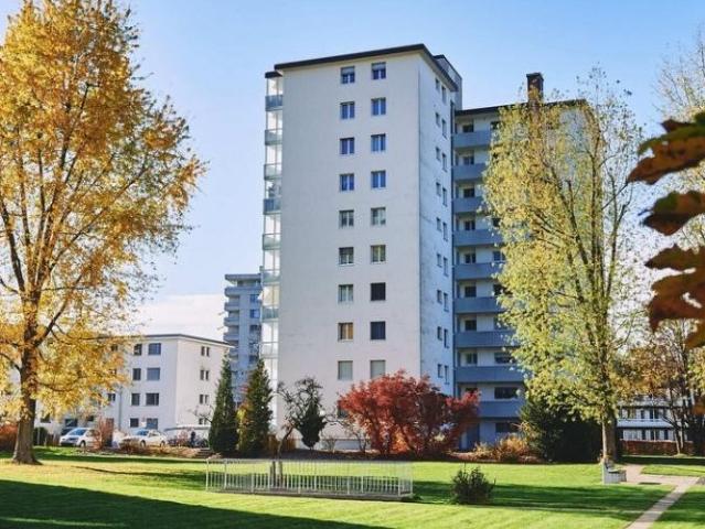 Bereit für Sie: 4 Zimmer Wohnung, 1. OG