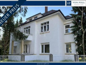 Bereits geteiltes, freistehendes Mehrfamilienhaus in zentraler Lage leerstehend, 3 Stellplätze
