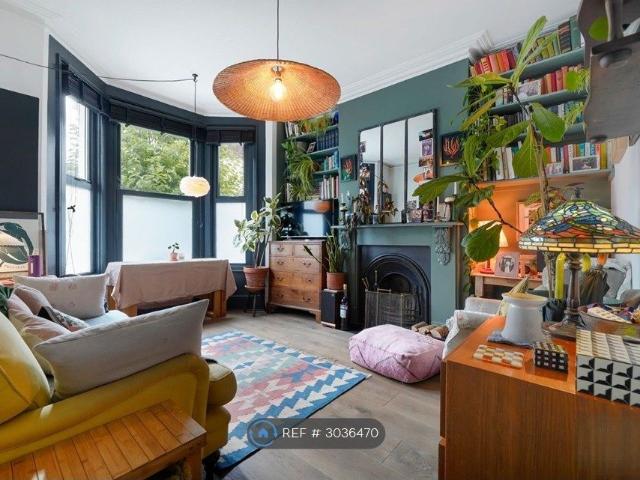 Berens Road, London NW10, 2 bed flat to rent, £3,200 pcm | PrimeLocation