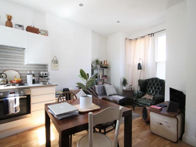 Beresford Road, Wood Green, N8 1 bed flat to rent £1,575 pcm £363 pw