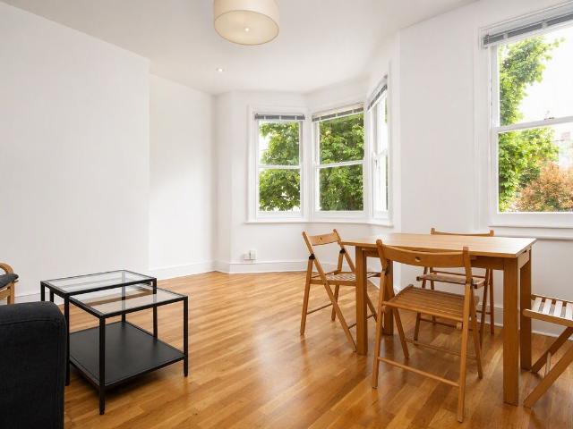 Beresford Road, Wood Green N8, 2 bed flat to rent, £2,102 pcm | PrimeLocation