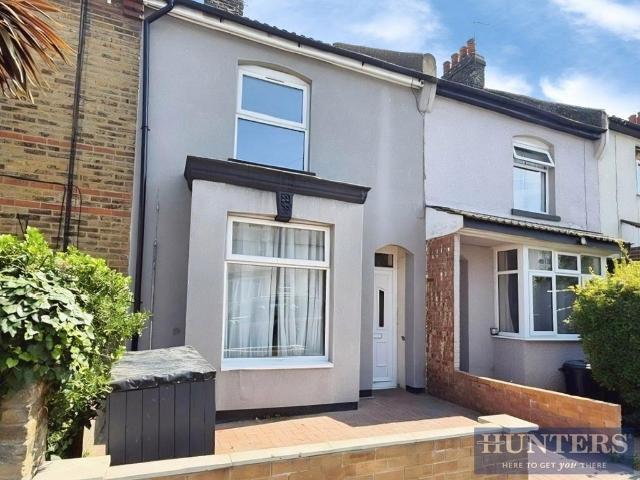 Beresford Road, Gillingham 3 bed terraced house to rent £1,495 pcm £345 pw