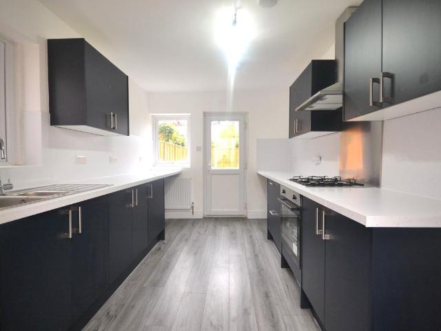 Beresford Road, Reading RG30, 3 bed property to rent, £1,800 pcm | PrimeLocation