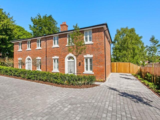 Bereweeke Avenue, Winchester SO22, 2 bed property to rent, £2,500 pcm | PrimeLocation